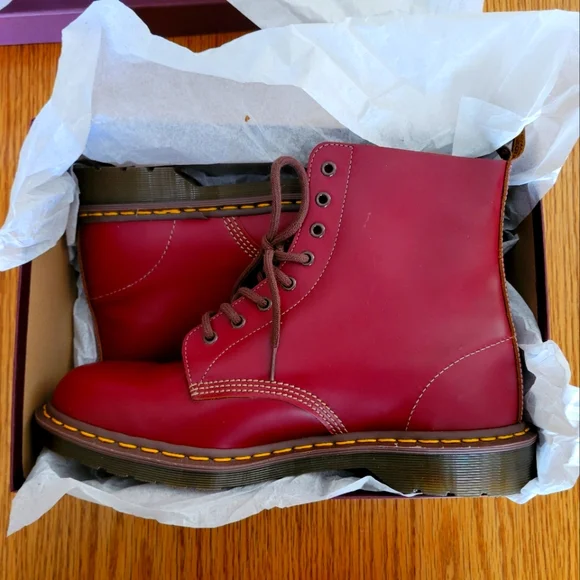 Made in England Doc Marten boots - Picture 3 of 6